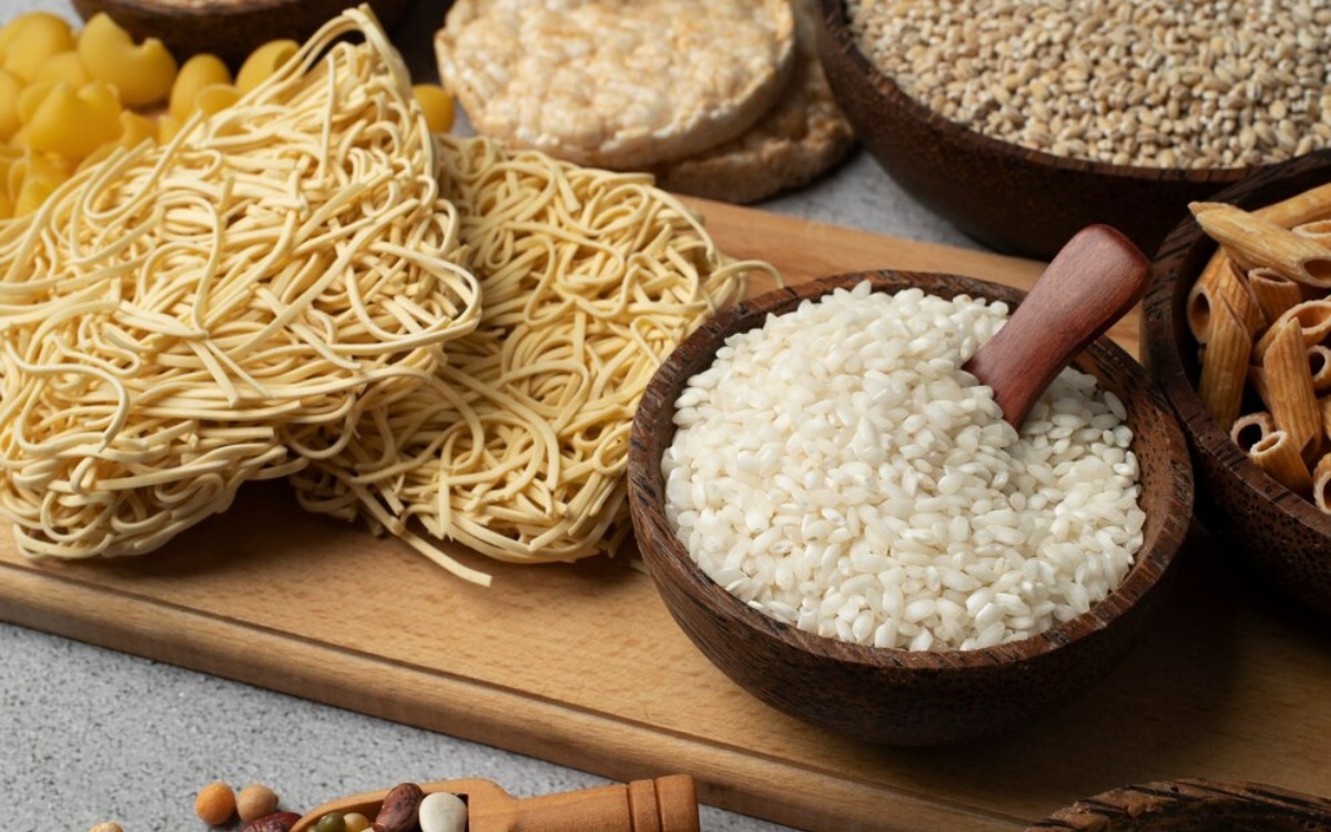 ¿Arroz o Pasta? Descubre cuál de estos dos carbohidratos es la mejor opción para tu salud y por qué