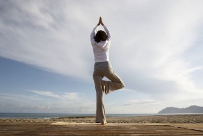 El yoga como instrumento para aprender a respirar y controlar el prana, energía y fuente de vida