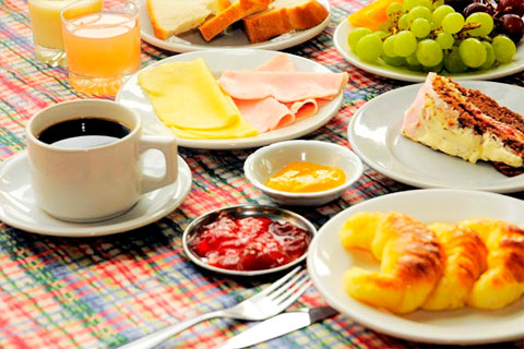 La endocrinóloga Daniela Jakubowicz te explica por qué el hecho de no desayunar, al contrario de lo que todos creemos, engorda.