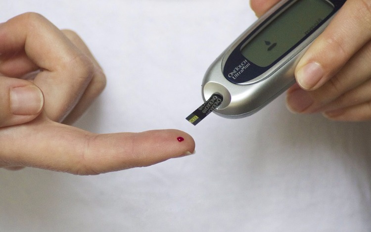 Las personas diabéticas, necesitan conseguir un equilibrio entre la dosis de insulina o medicamento hipoglucemiante y los alimentos que ingieren.