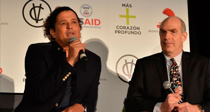 Carlos Vives es una figura destacada por sus acciones solidarias hacia la optimización de la calidad de vida en los sectores más pobres de Colombia.