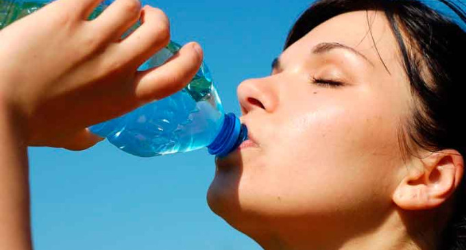 La Sociedad Argentina de Nutrición elaboró una guía a raíz de una encuesta que reveló que 8 de cada 10 argentinos tienen inquietudes sobre el consumo de agua.
