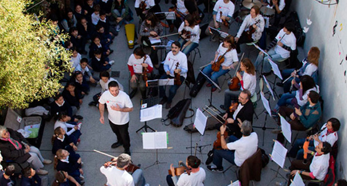 Un proyecto solidario reúne a integrantes de orquestas sinfónicas y coros del país para acompañar a personas en situaciones difíciles