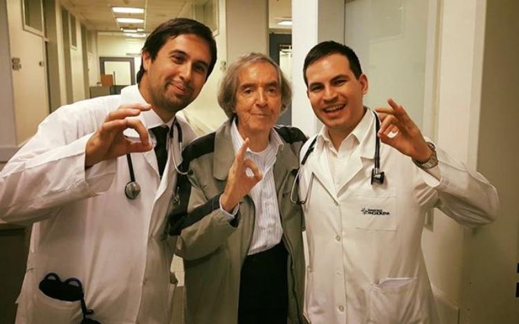 Carlitos Balá repartió alegría y sonrisas entre los pacientes del Sanatorio Anchorena