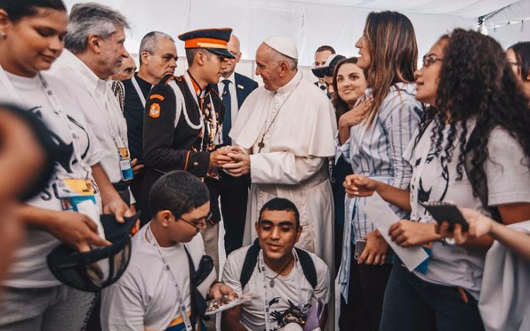 El Papa Francisco dialogó con jóvenes en Colombia