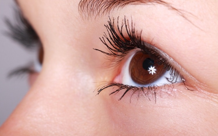Consejos para proteger nuestros ojos del contagio a través de la conjuntiva.