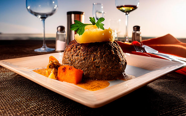 El haggis es más que un embutido; es un símbolo de la rica y variada cultura escocesa. Desde sus humildes orígenes hasta su lugar en la alta cocina, este plato ha capturado la imaginación y el paladar de muchos.
