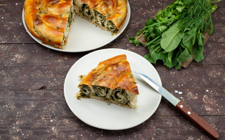 Una tarta de espinaca casera y saludable, deliciosa y nutritiva para toda la familia.
