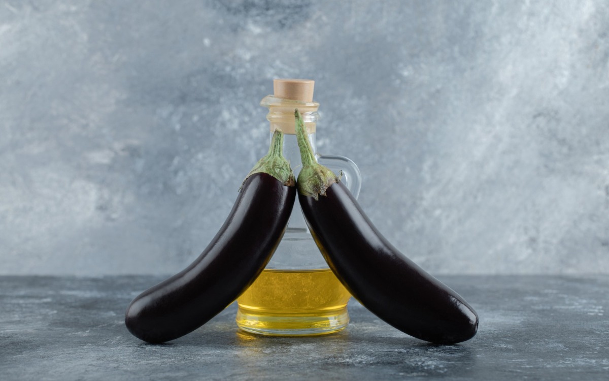 ¿Qué significa poner vinagre y berenjenas en una olla?