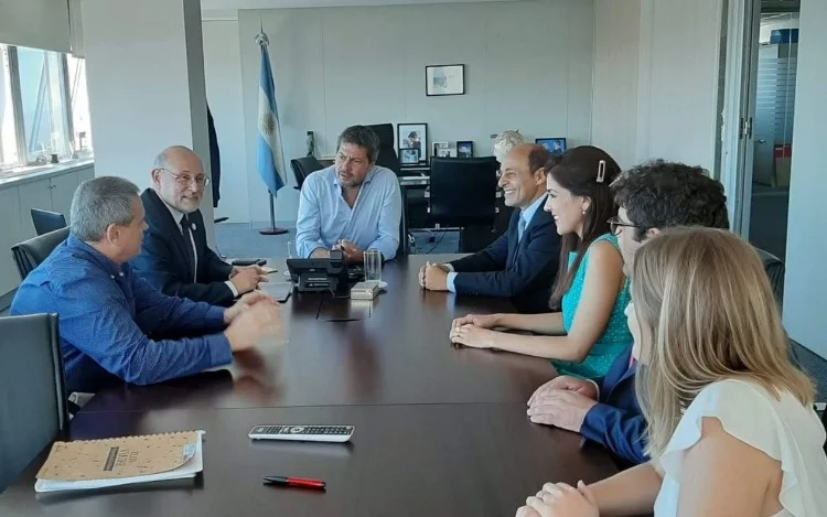 También te puede interesar esta nota... Cámaras de turismo Uruguaya y Argentina, abrieron mesa de diálogo con el Gobierno Argentino